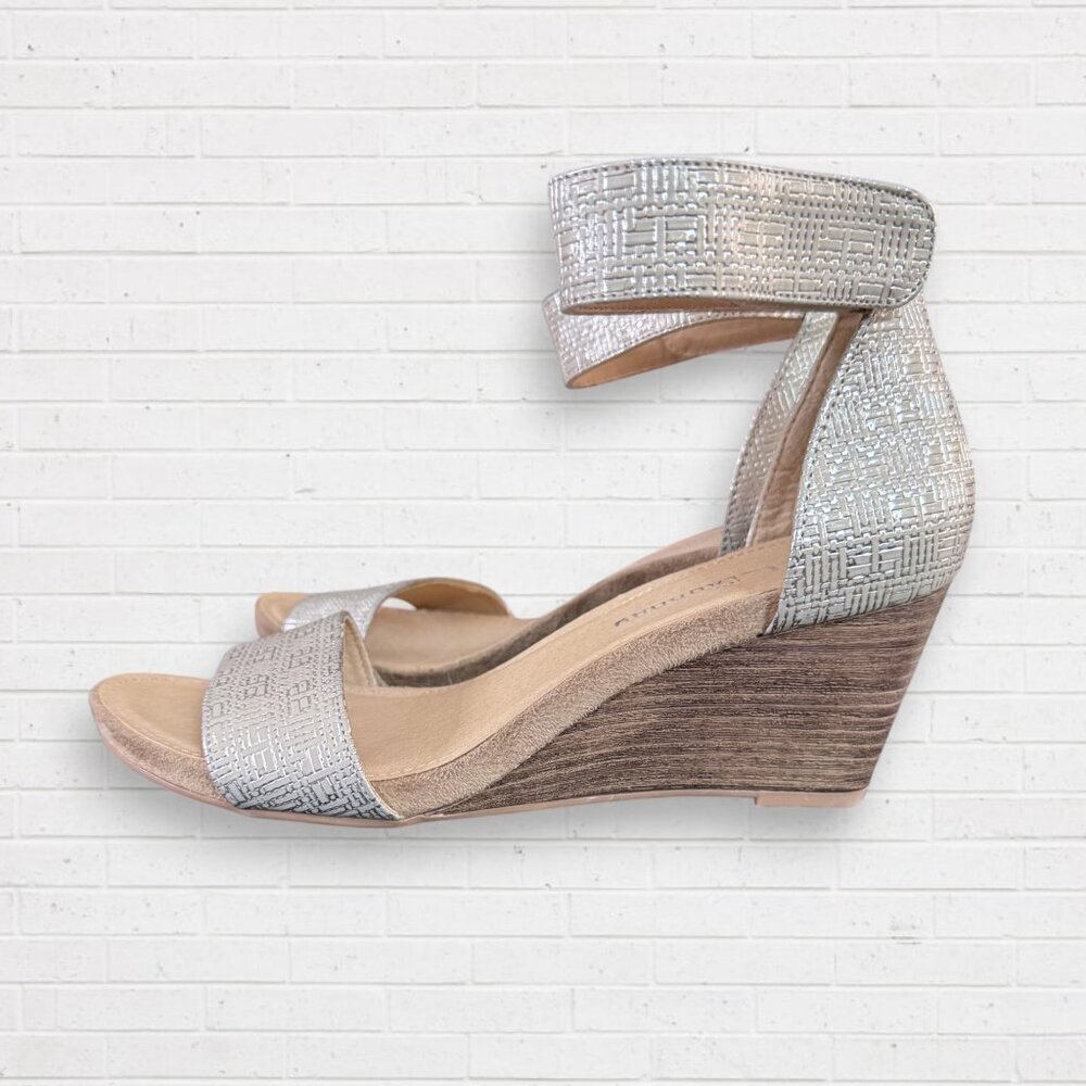 CL by LAUNDRY Metallic Ankle Strap Wood Wedge Summer Sandals Heels 6.5